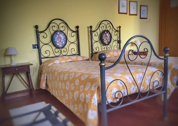 Büyük Yataklı Tek Kişilik Oda