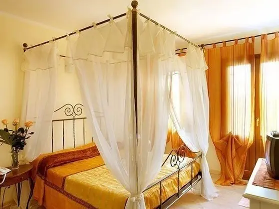 Büyük Yataklı Tek Kişilik Oda