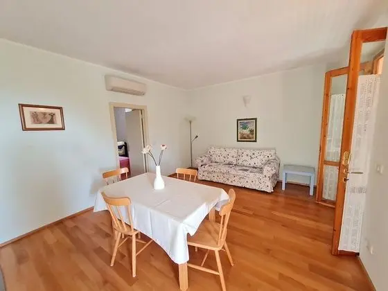 Comfort Apart Daire, 1 Yatak Odası, Özel Banyo, Bahçe Manzaralı