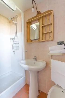 Economy Tek Büyük Yataklı Oda (Melograno)