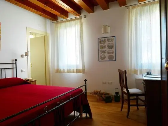 Grand Tek Büyük Yataklı Oda