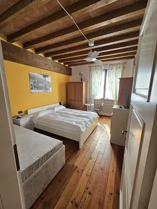 Üç Kişilik Oda