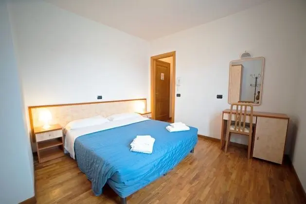 Tek Büyük Yataklı Oda, 1 Büyük (Queen) Boy Yatak