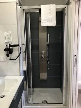 Tek Büyük Yataklı Oda, Balkon