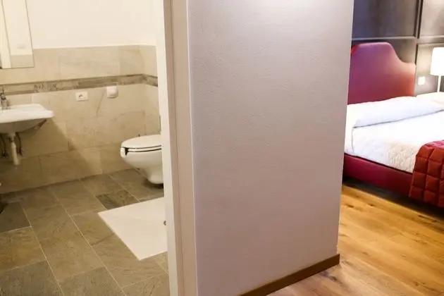 Üç Kişilik Oda, Engellilere Uygun, Zemin Kat