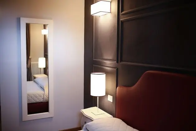 Üç Kişilik Oda, Engellilere Uygun, Zemin Kat