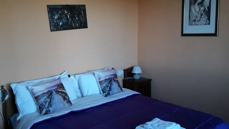 Tek Büyük Yataklı Oda