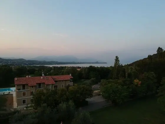 Oda, Göl Manzaralı