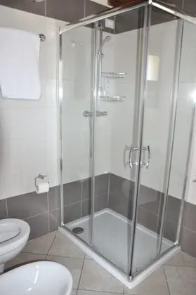 Oda, Göl Manzaralı