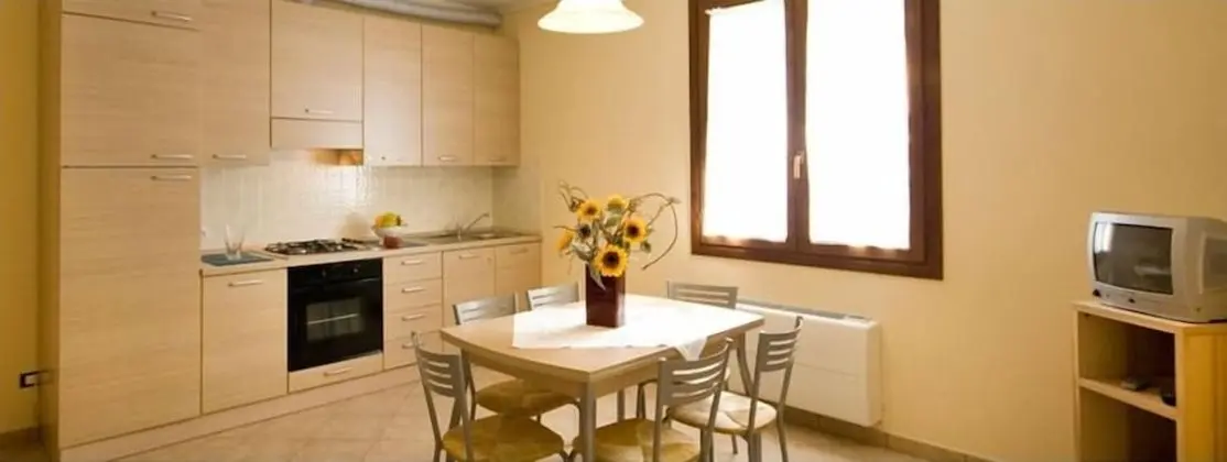 Apart Daire, 1 Yatak Odası, Balkon, Bahçe Manzaralı