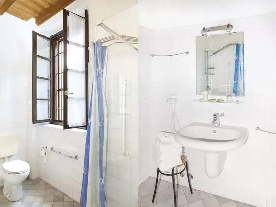 Tek Büyük veya İki Ayrı Yataklı Oda, 1 Büyük (Queen) Boy Yatak (Accessible)