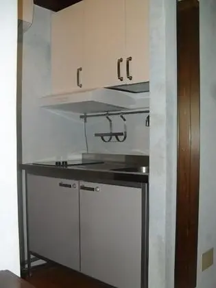 Tek Büyük Yataklı Oda, Küçük Mutfak