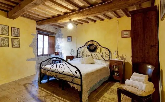 Süit, Kule (Torre sulla Roccia)