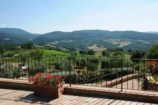 Apart Daire, Havuz Manzaralı