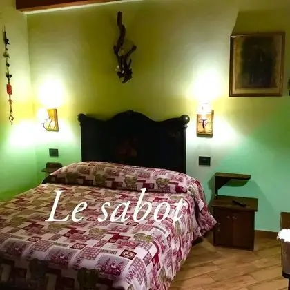 Traditional Üç Kişilik Oda