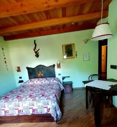 Traditional Üç Kişilik Oda