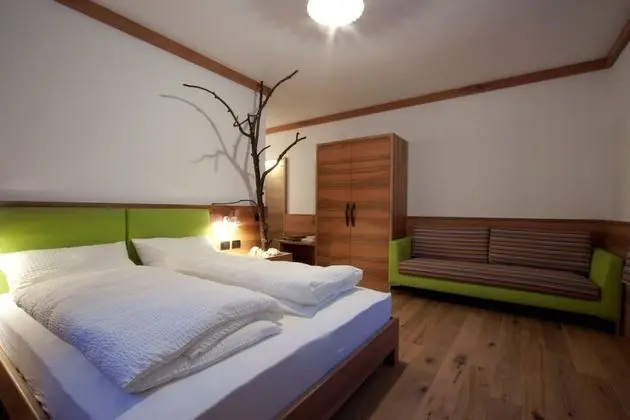 Superior Tek Büyük Yataklı Oda, Engellilere Uygun, Üzüm Asması Manzaralı