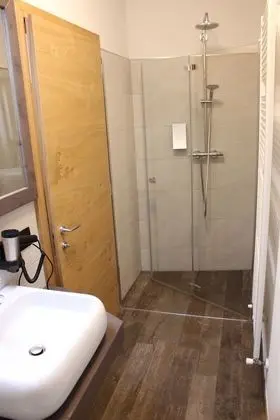 Superior Tek Büyük Yataklı Oda, Engellilere Uygun, Üzüm Asması Manzaralı