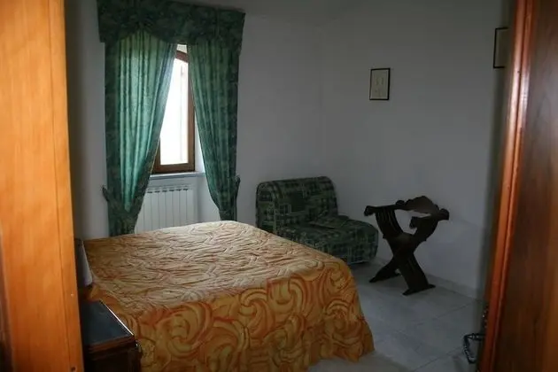 Classic Tek Büyük Yataklı Oda