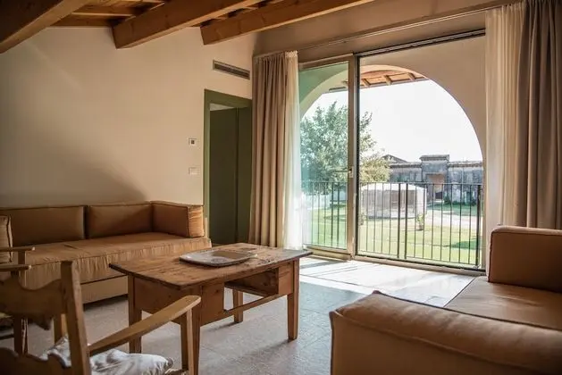 Deluxe Dört Kişilik Oda, Bahçe Manzaralı