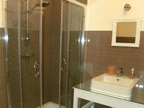 Deluxe Tek Büyük Yataklı Oda, Bahçe Manzaralı (Merlot)