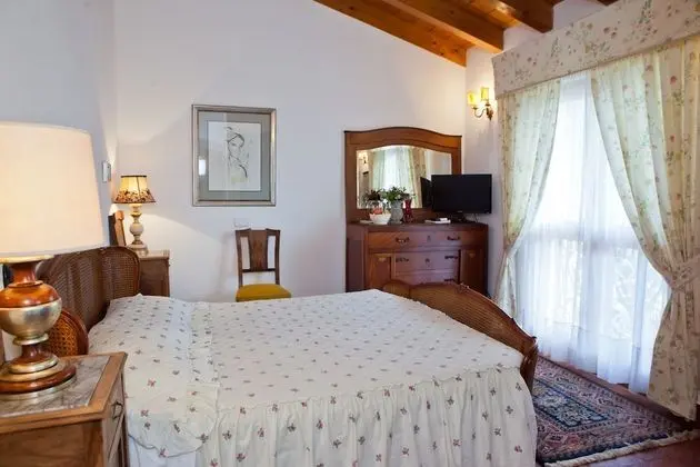 Basic Tek Büyük Yataklı Oda, Bahçe Manzaralı, Ek Bina