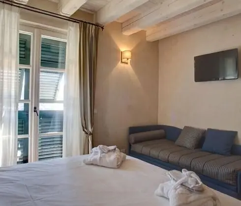 Junior Süit (Marina)