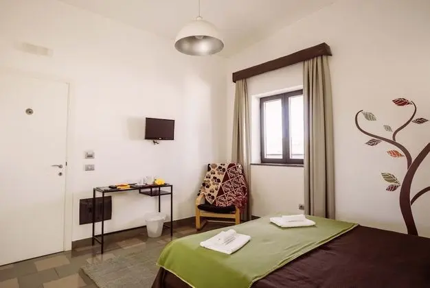 Büyük Yataklı Tek Kişilik Oda