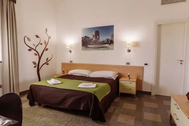 Büyük Yataklı Tek Kişilik Oda