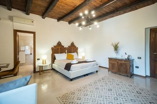 Büyük Yataklı Tek Kişilik Oda