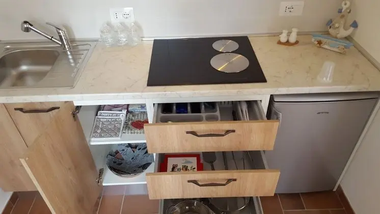 Traditional Tek Büyük Yataklı Oda, 1 Yatak Odası, Mutfak, Ek Bina