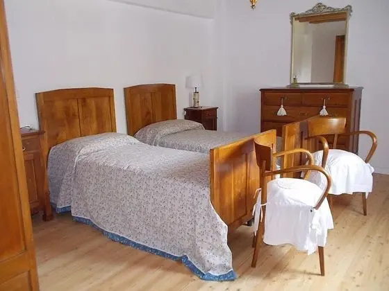 Tek Büyük Yataklı Oda, Ortak Banyo