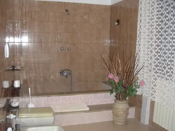 Büyük Yataklı Tek Kişilik Oda