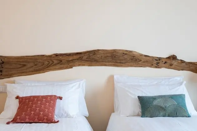 Traditional Tek Büyük veya İki Ayrı Yataklı Oda