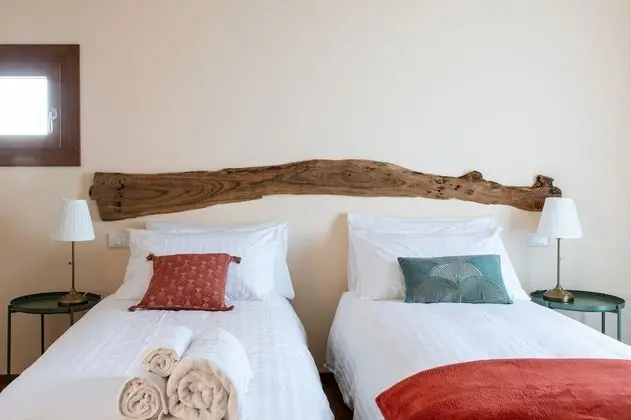 Traditional Tek Büyük veya İki Ayrı Yataklı Oda