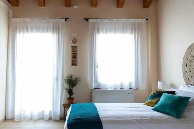 Traditional Tek Büyük veya İki Ayrı Yataklı Oda