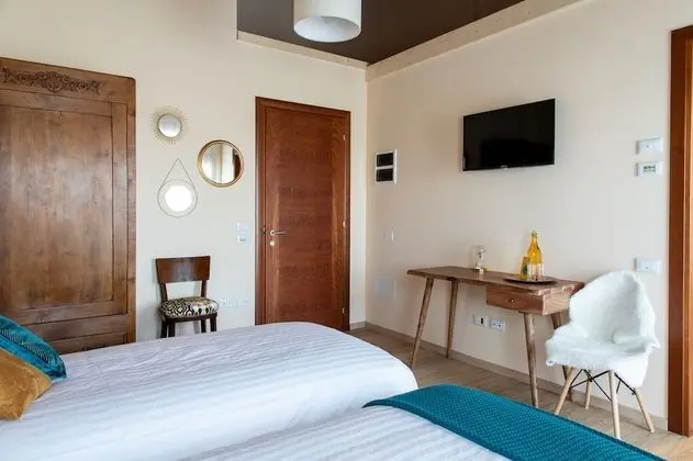 Traditional Tek Büyük veya İki Ayrı Yataklı Oda