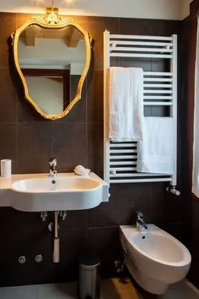 Traditional Tek Büyük veya İki Ayrı Yataklı Oda