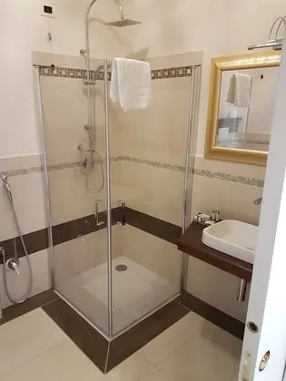 Comfort Tek Büyük Yataklı Oda, Engellilere Uygun, Üzüm Asması Manzaralı
