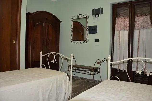 Standard Tek Büyük veya İki Ayrı Yataklı Oda, Bahçe Manzaralı