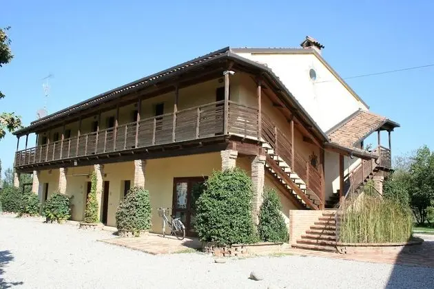 Tek Büyük veya İki Ayrı Yataklı Oda, Göl Manzaralı