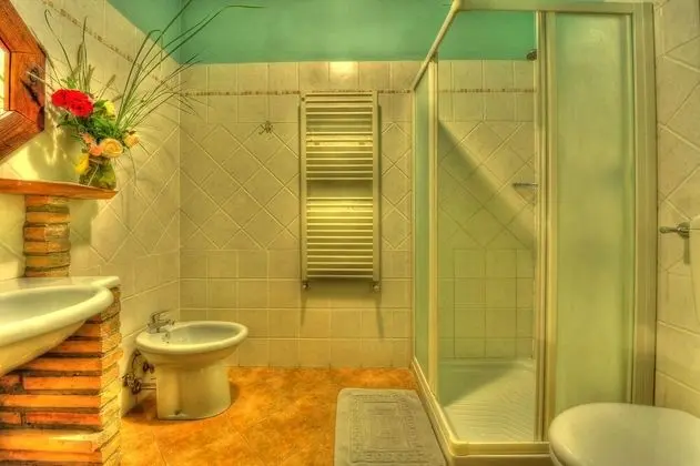 Tek Büyük veya İki Ayrı Yataklı Oda, Göl Manzaralı