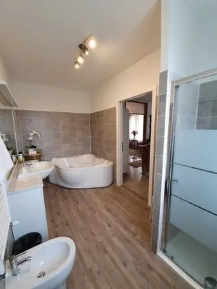 Luxury Süit, Jakuzi