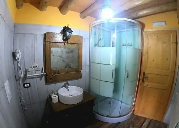 Dört Kişilik Oda, Banyolu/Duşlu (Bassotto Tedesco)