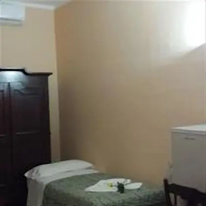 Üç Kişilik Oda