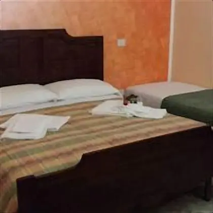 Üç Kişilik Oda