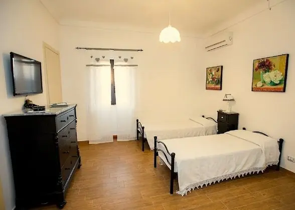 Family Oda, Ortak Banyo, Bahçe Manzaralı