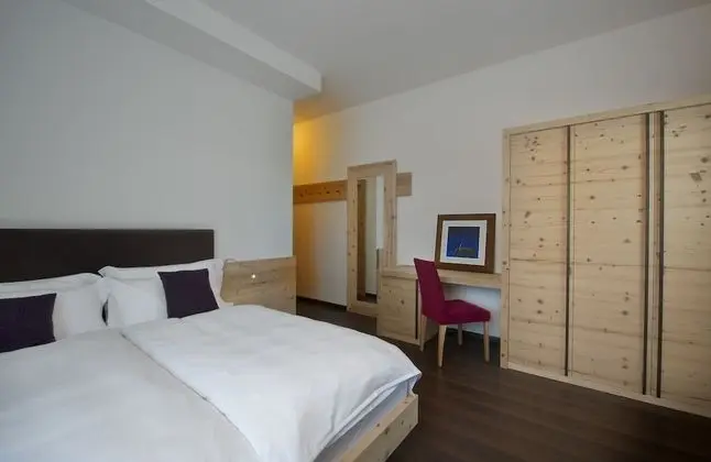 Tek Büyük Yataklı Oda, Dağ Manzaralı