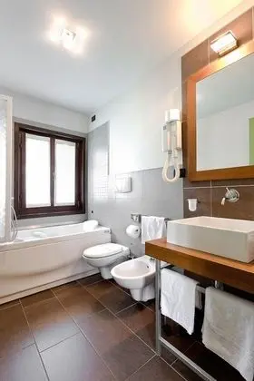 Tek Büyük veya İki Ayrı Yataklı Oda, Sigara İçilmez