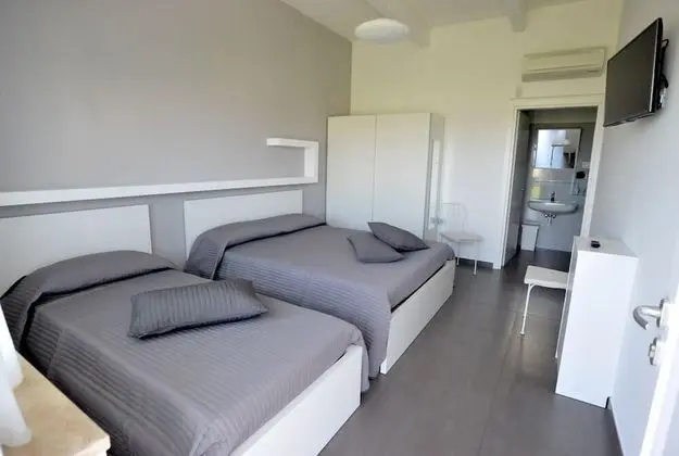 Tek Büyük veya İki Ayrı Yataklı Oda, Deniz Manzaralı